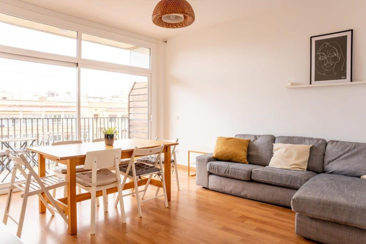 Apartment Bright 4bd With Terrace Near Arc De Triomf *